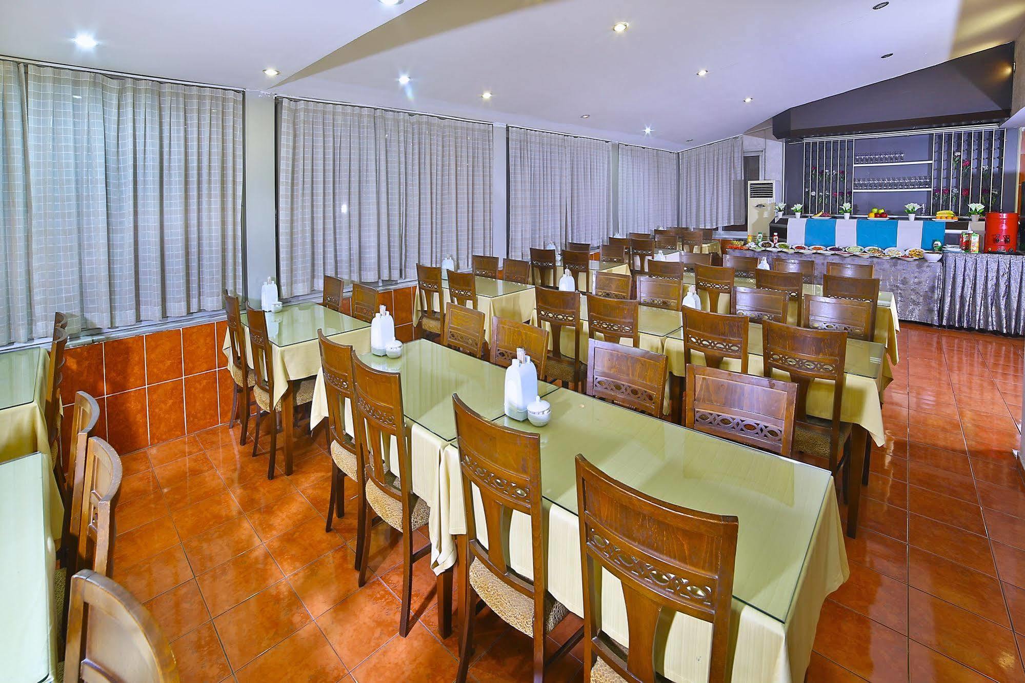 The Center Otel 3*