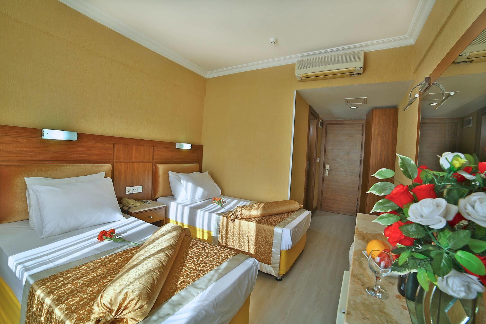 The Center Otel
